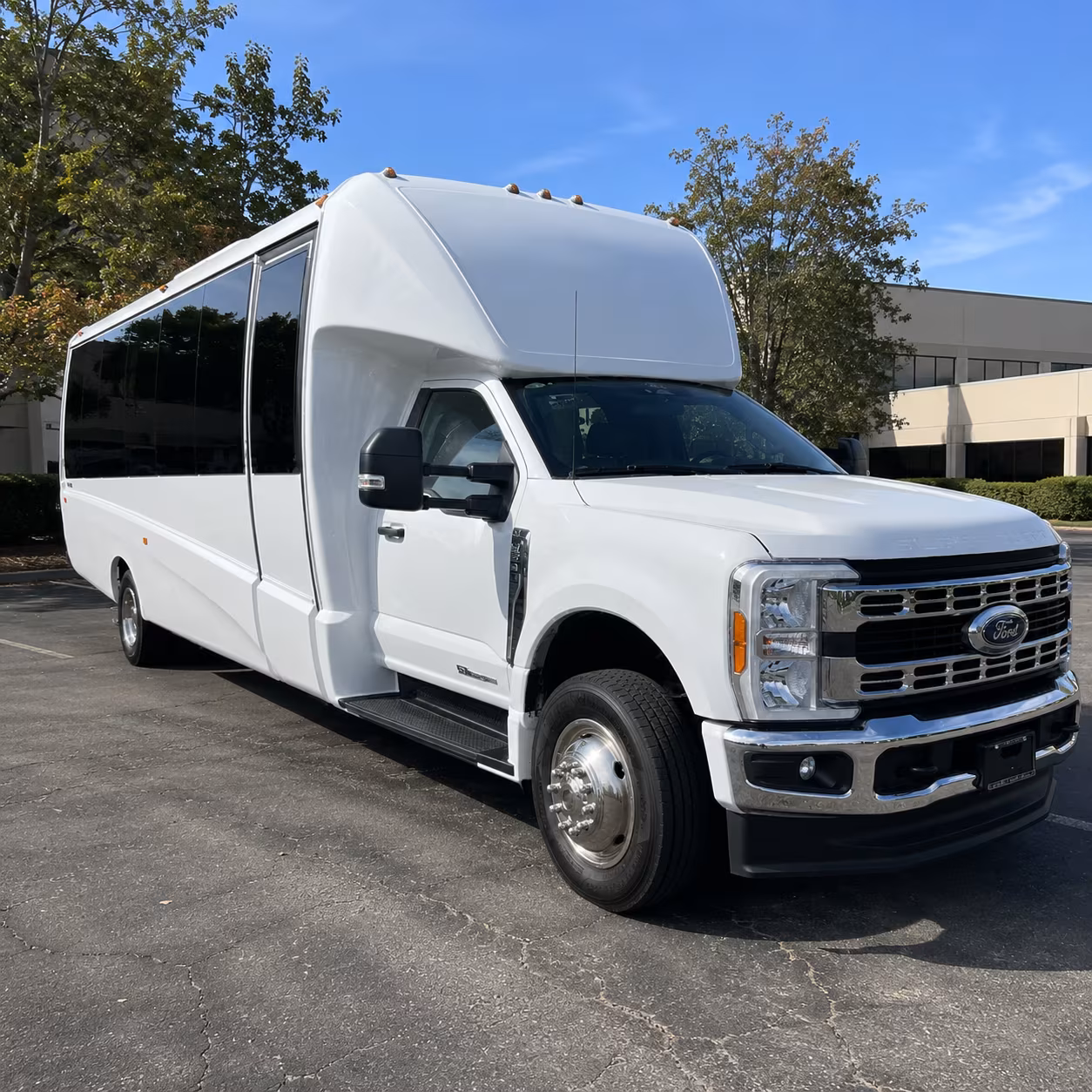 choose a bus for a lake erie wine country day trip
