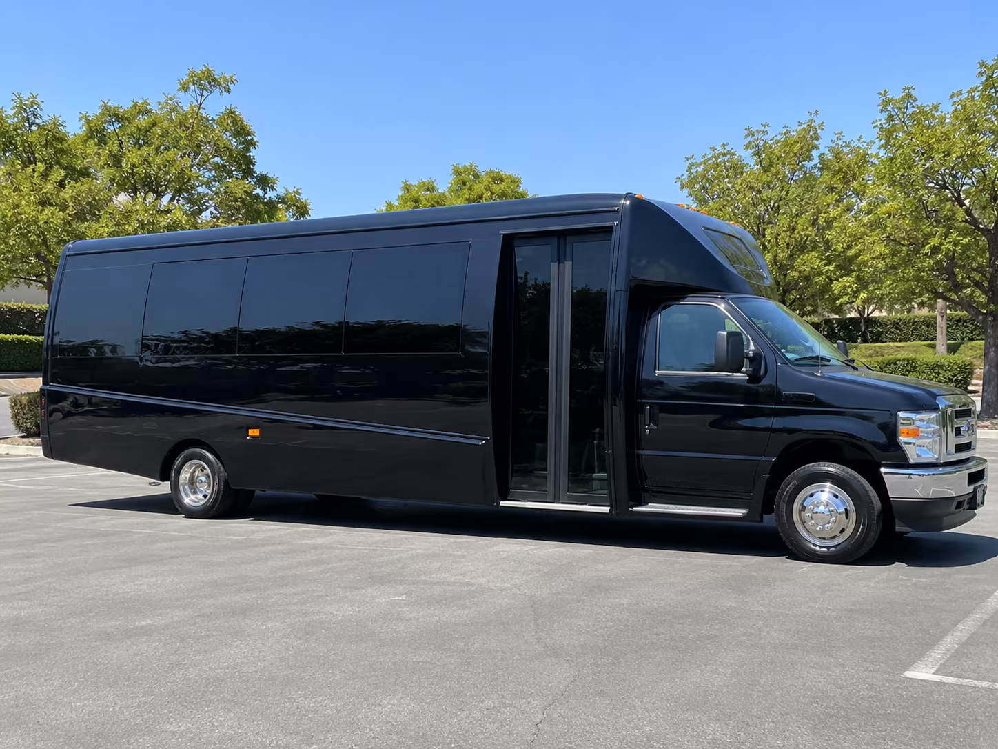 elyria bus rentals