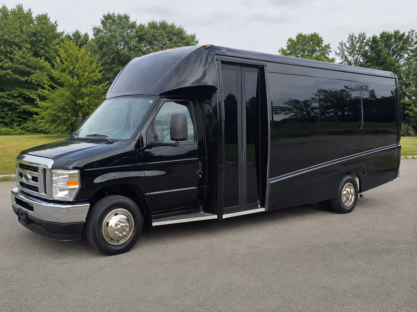 elyria flexible charter bus rentals for elyria wedding groups