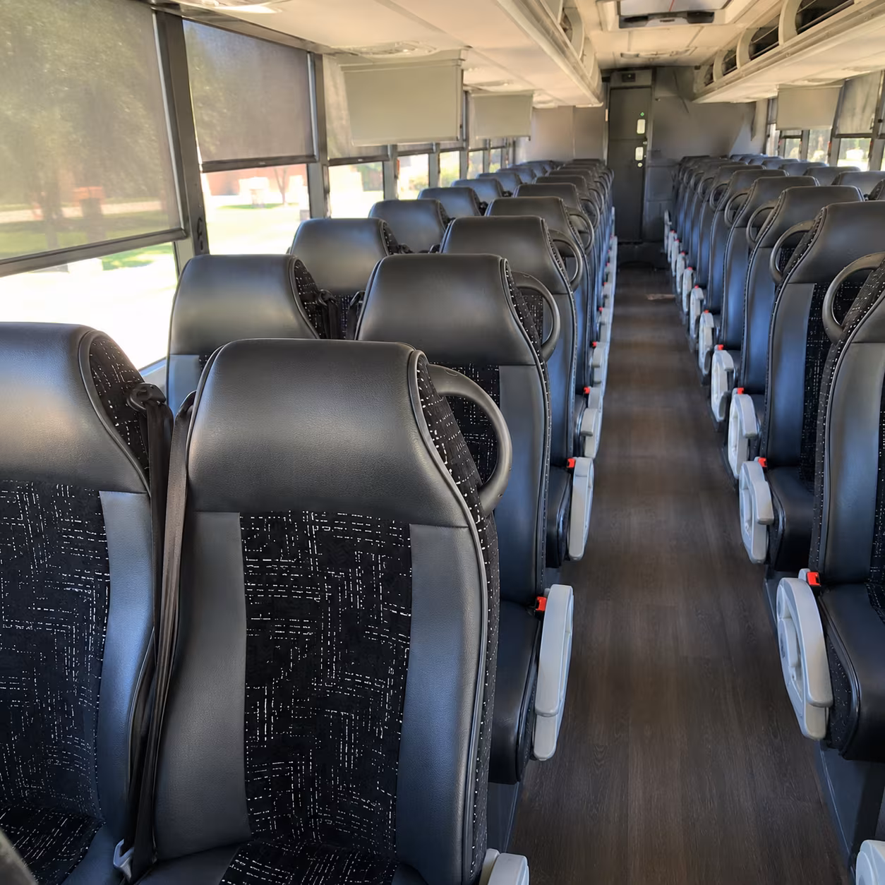 lorain timely charter buses for lorain corporate outings